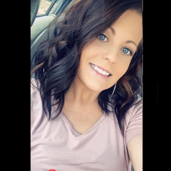 Meet your Posher, Hannah - Picture 3 of 7